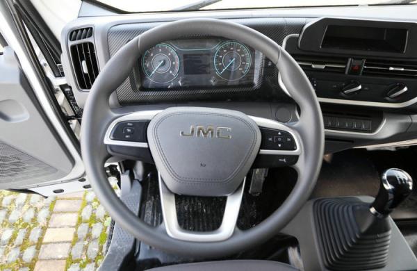 Cheaper Price Good Quality New Model JMC Van Truck for Sales