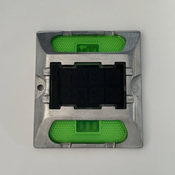 Solar Road Stud LED Road Marker with Mono-crystalline Silicon 122*110*22.5mm and 375g Weight for Enhanced Traffic Safety