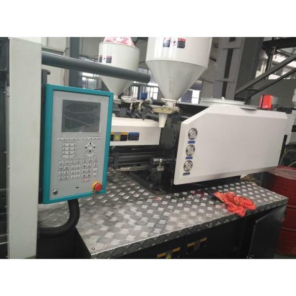 Machine 150rpm de moulage par injection 2400KN