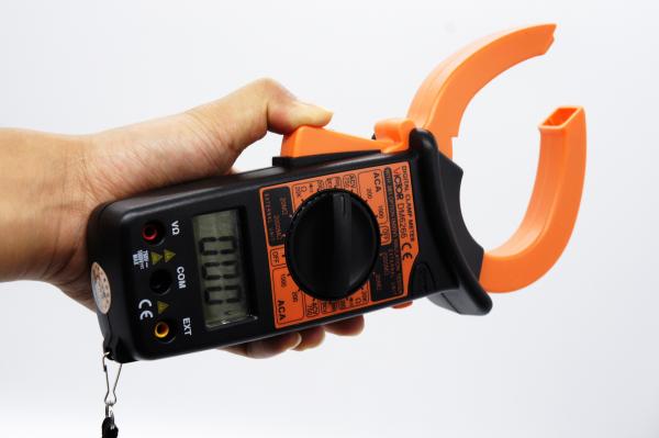 DM6266 Digital Clamp Multimeter Manual Ranging With 50mm Clamp Jaw