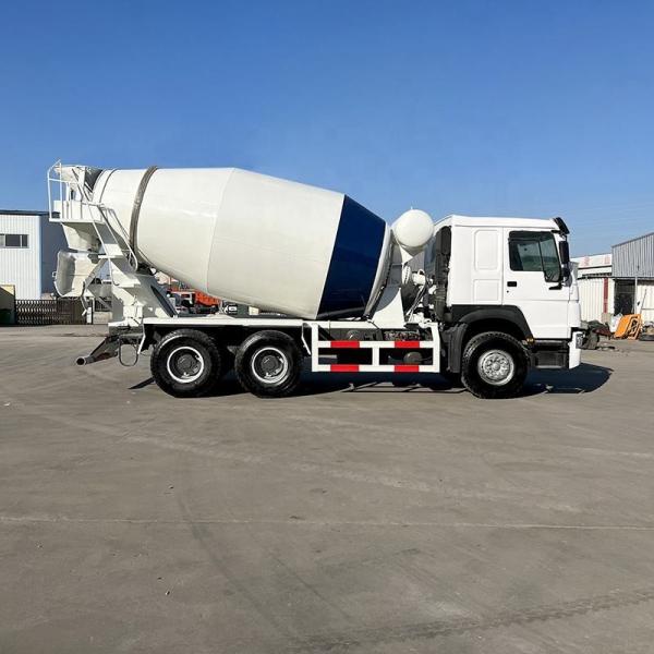 Construction Concrete Mixer Truck With Core Engine Component