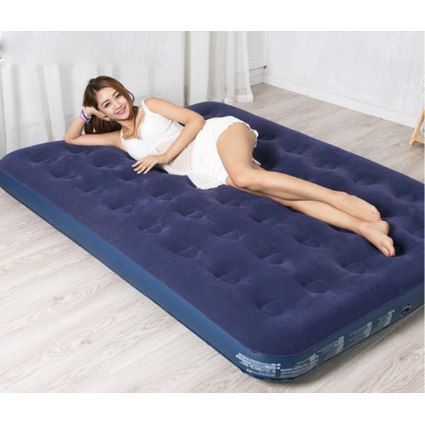 O adulto da criança reuniu colchão de ar inflável 191x137x22cm da cama de ar o único