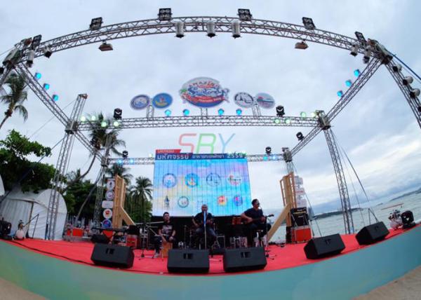 Outdoor Transparent P10.42mm Waterproof LED Screen IP65 500x1000mm