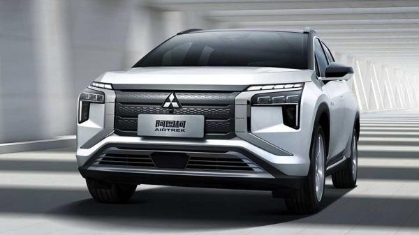 Escala pequena do carro elétrico 175km/h 500km de Mitsubishi Airtrek SUV EV para adultos