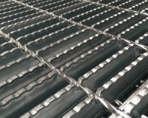 Q235 A36 SS304 Galvanized Steel Stair Treads with Hot Dipped Galvanizing and Slip Resistant Nosing