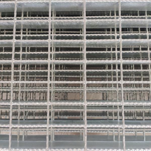 Modular Customizable Serrated Carbon Steel Bar Grating Easy Installation