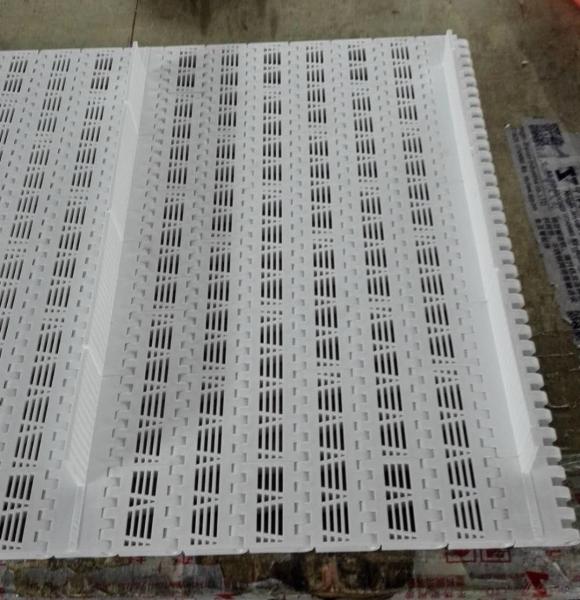 Cinturão transportador de plástico modular antiderrapagem para a indústria, com uma tampa de processamento de alimentos