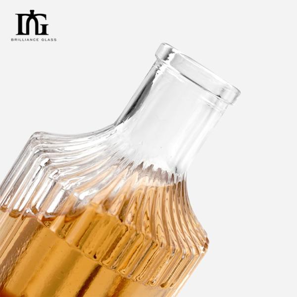 250ml Bar Glass Bottle for Liquor Mini Size Screen Printing and Hot Stamping OEM/ODM