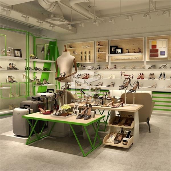 El CNC que procesa los estantes de exhibición del zapato para la tienda con electrochapa el acero inoxidable