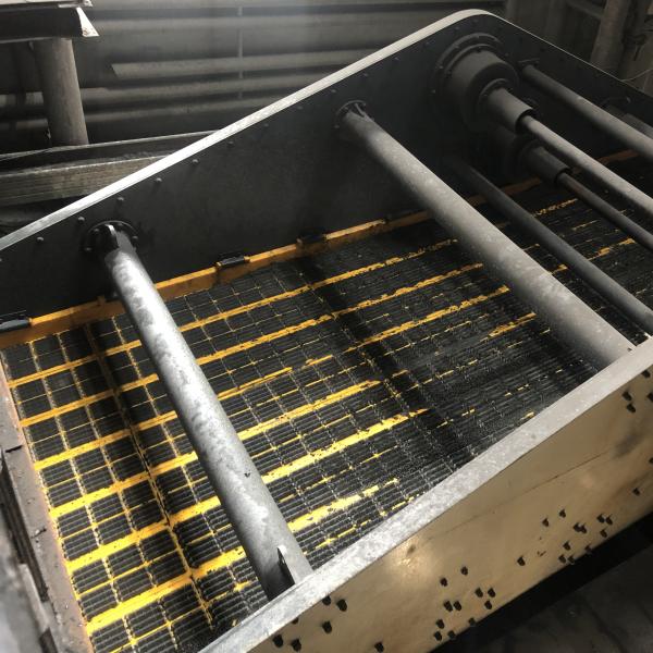 Tela de vibração linear da eficiência elevada 940rpm para o processo de mineração da redução