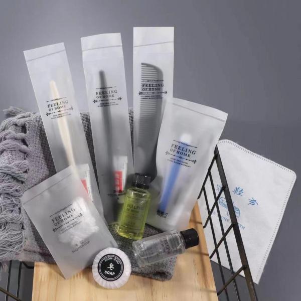 Shampoo Toothpaste Hotel Amenities Sets Multicolor Professional Design For Adult