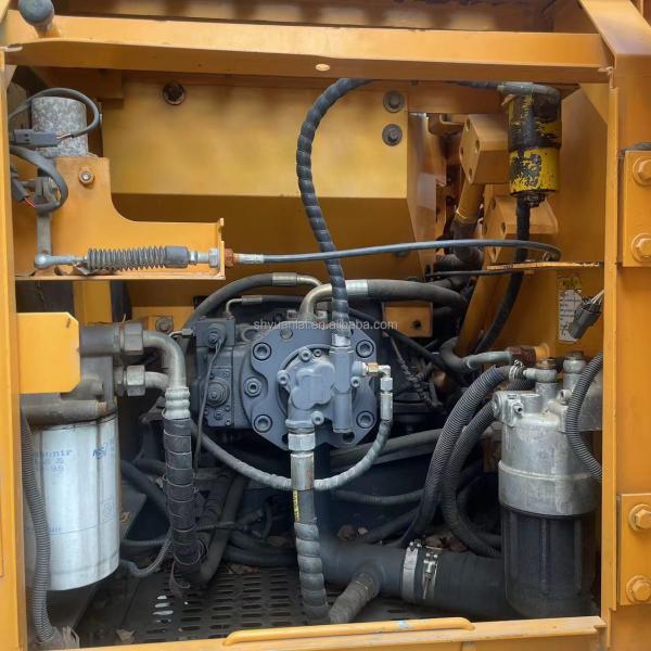 Venta a bajo precio de excavadora y máquina de gancho Sany SY135 de segunda mano de tipo de vía hidráulica original