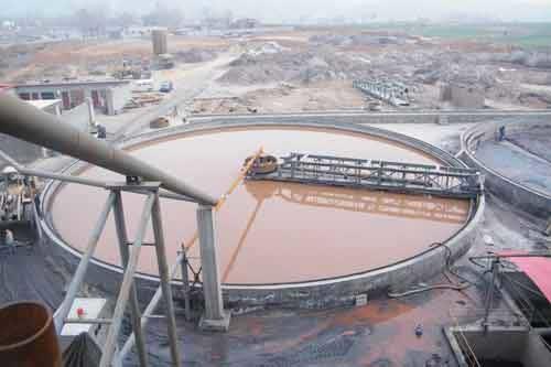 Flutuação e sedimentação do floculante do Polyelectrolyte da mineração de Blufloc
