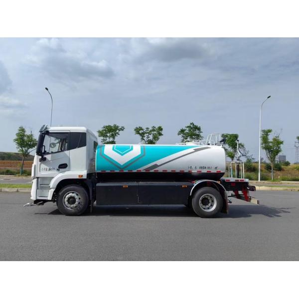 Junfeng Vehicle water tank truck,large water storage capacity