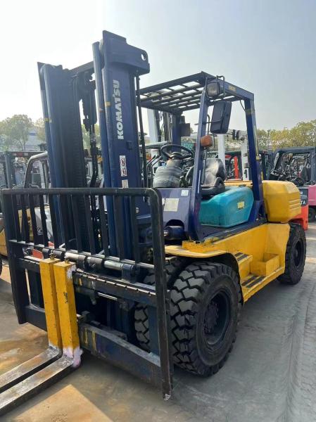 A empilhadeira usada Komatsu FD60 é originalmente importada do Japão
