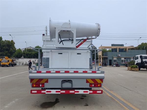 Nouveau camion-citerne Dongfeng 4x2 12 tonnes 12 000 litres avec pistolet de lavage haute pression