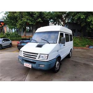 130km/h Diesel IVECO Used Buses , Euro Ⅳ Used 10 Seater Van
