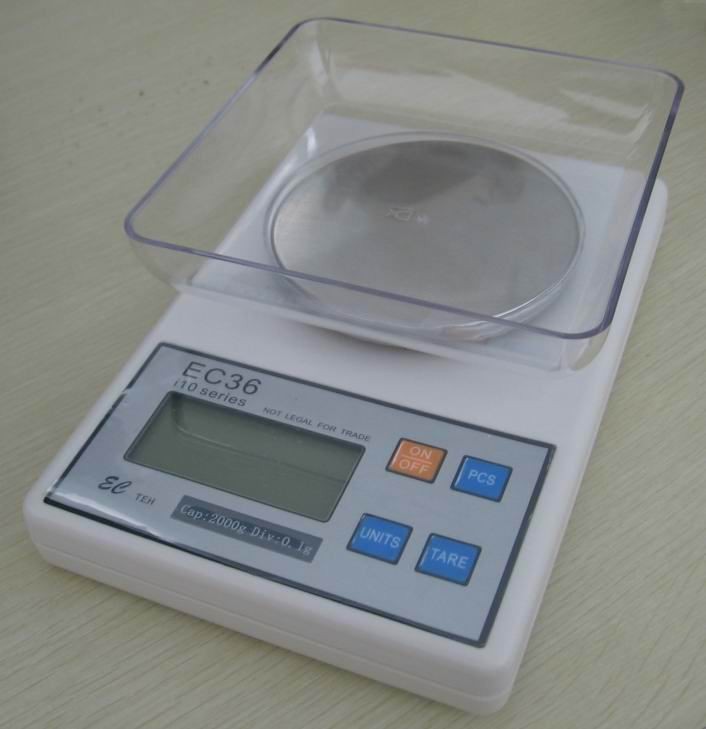 Kitchen scale with capacity 1kg*0.1g