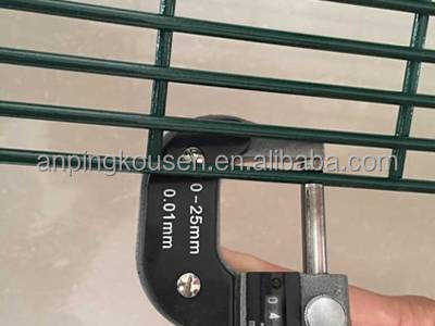 Металлический садовый забор оцинкованный и покрытый порошком 358