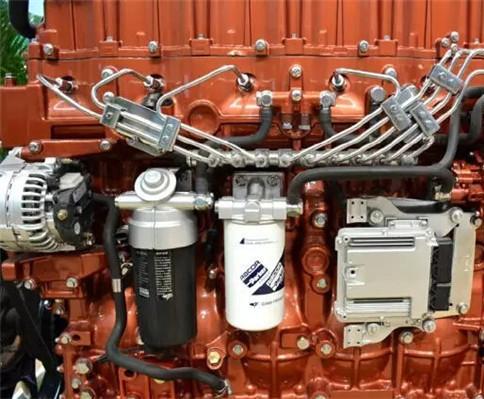 High Torque Output 580HP Yuchai Diesel Engine 12.95L Displacement