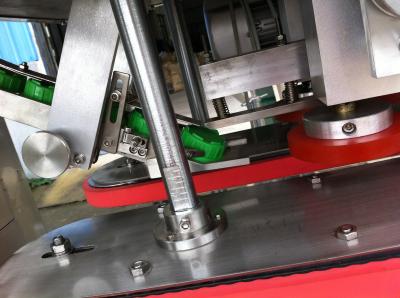 1.8KW máquina tampando tampando Inline automática da garrafa da máquina SUS304