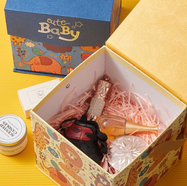Cartoon flip gift box with artificial leather handle baby shower birthday gift packaging boxes