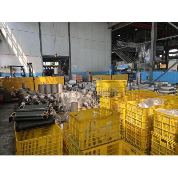 DIN Standard YUHAO Stainless Steel Fittings For Petrochemical Industry Customizable SS Butt Welded Pipe Fittings