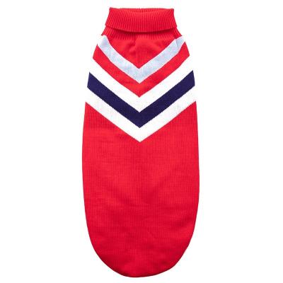 O cão de estimação britânico do estilo veste multi cores aquece a camiseta macia do inverno