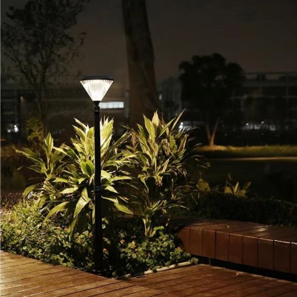 Solar LED Outdoor Lights Waterproof Solar Garden Lights with Auto On/Off