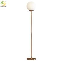 Or unique de luxe nordique de globe de conception tenant les lampadaires menés