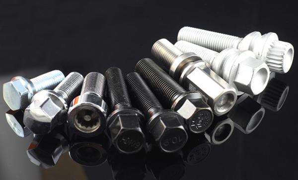 Customized Grade 10.9 and 12.9 Wheel Stud Wheel Bolt M12x1.5 M12x1.25 M14x1.25 M14x1.5