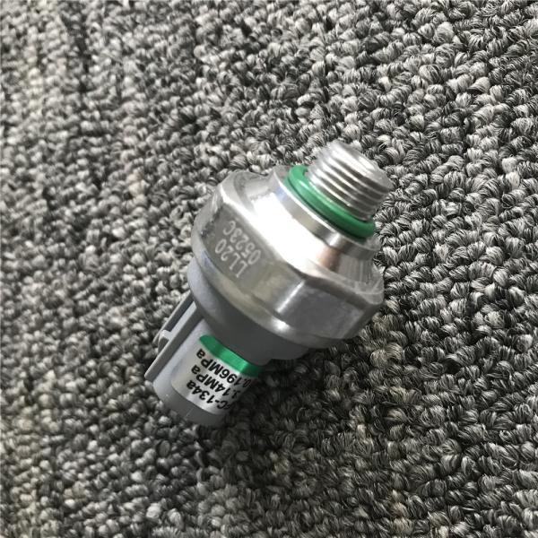 Excavator Kobelco SK60-8 Air Conditioning Pressure Switch LL20-0523C HFC-134A0.196MPA-3.14MPA
