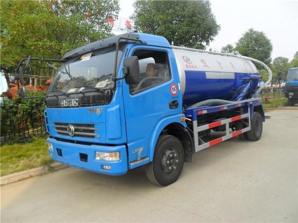 Dongfeng 4x2 Fecal Sewage Suction Truck with ITALY Vacuum Pump small 5000L Sewel Jetting