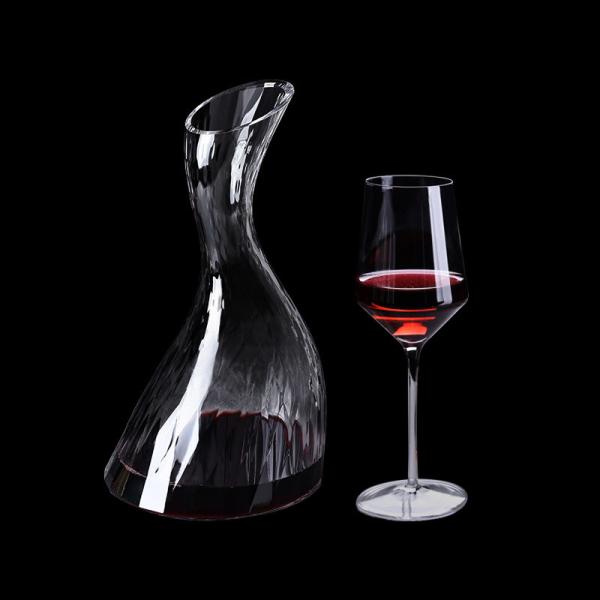 Décanteur de vin en gros Cristal sans plomb soufflé à la main et aérateur 750 ml Carafe en vrac pour les distributeurs