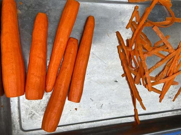 野菜加工機のための商用キャロットの皮機 40-60pcs/min