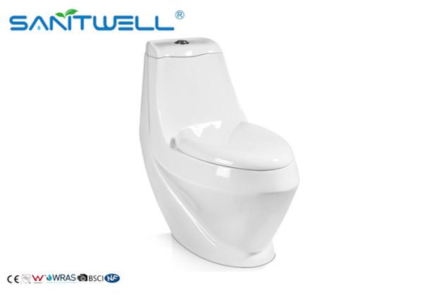 Modern Style Ceramic Toilet , One Piece Toilet With Soft Close Seat 780 * 400 * 760 Mm