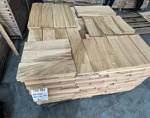 Thick 1.2mm European  Oak Veneer Flooring light color D grade