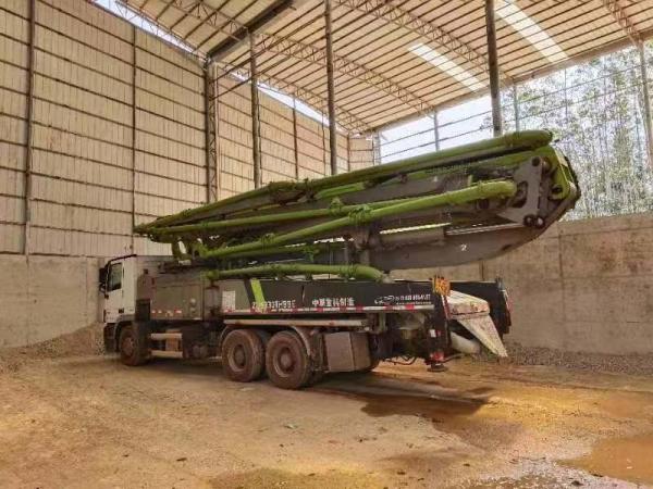 Inventaire de l'entreprise Rouge 49 mètres Mercedes châssis camion de pompage de béton avec 3458 heures de pompage