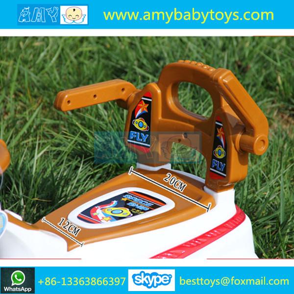 2016 Chinese Best Selling Good Quality Plastic Music Mini Car Toys Kids Magic Car Kids Swing Car Auto Cars