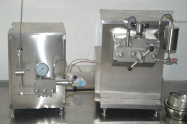 1.5 KW Homogeneizador de laboratório para a indústria láctea Produção em pequena escala 755*520*935mm
