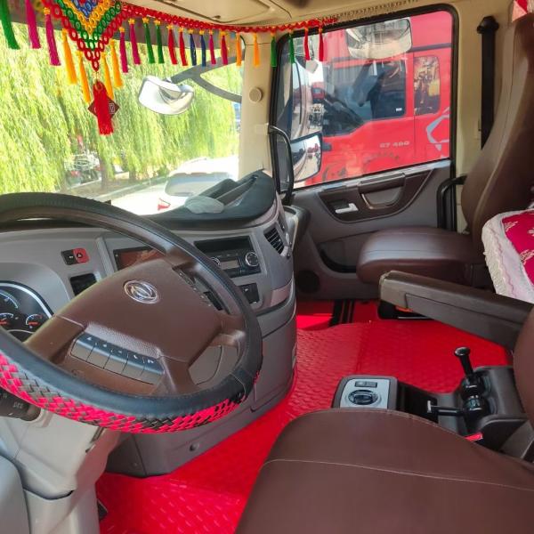 Dongfeng Used Tractor Head Truck 6x4 Heavy Duty Mining 10-Wheel 40t 560hp