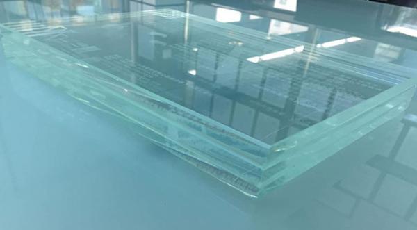 Construção Vidro laminado Temperado Segurança Ferro baixo Polido Borda endurecida / Refletora / Vidro congelado