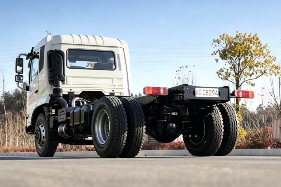 Dongfeng 4×2 Swing Arm Garbage Truck Chassis B190 18Ton For Export