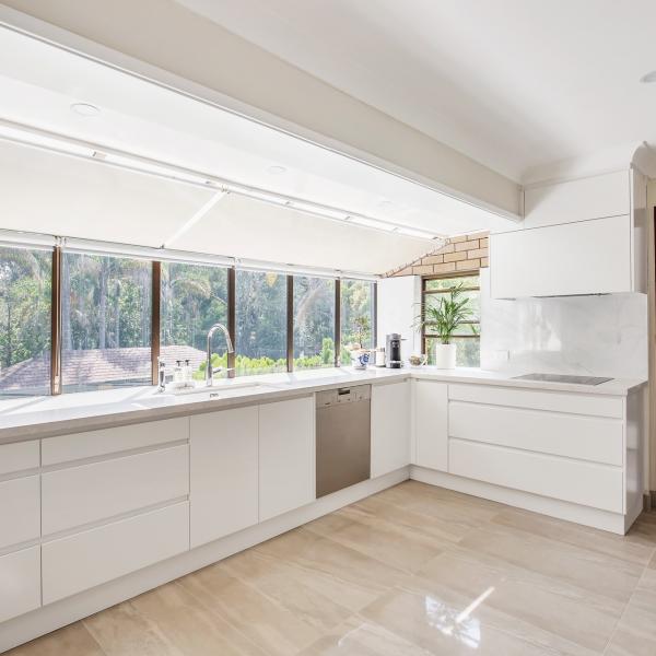 Modern White PVC Kitchen Cabinet Modern Prefab Cabinets