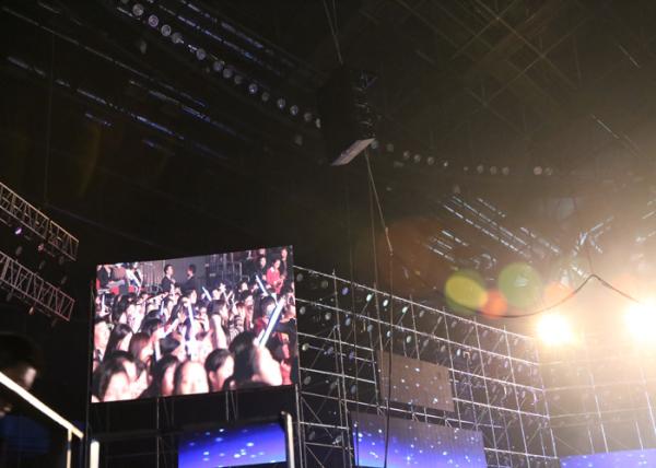 Aluguer video de suspensão magro da parede do diodo emissor de luz da exposição de diodo emissor de luz da barra P3.9 para o casamento do entretenimento