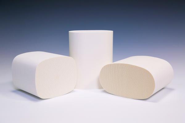 Car Honeycomb Ceramic Filter Plate , porous ceramic For Catalytic Converter