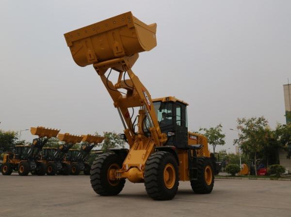 Intelligent Telescopic Boom Crane With Low Speed And Large Torque Power System