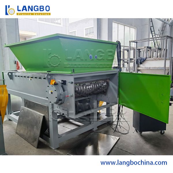 High-Capacity Industrial Shredder Machine for Plastic Wood Paper and Metal Can Recycling