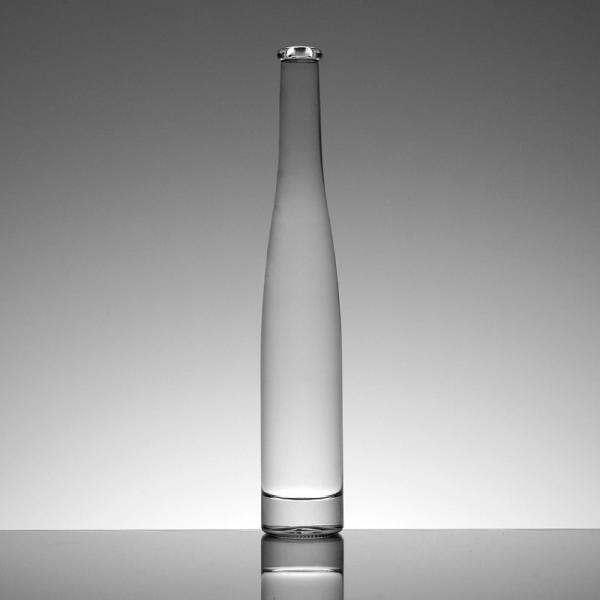 Customized Crystal Glass Juice Bottle from Italy with Cork Sealing Type