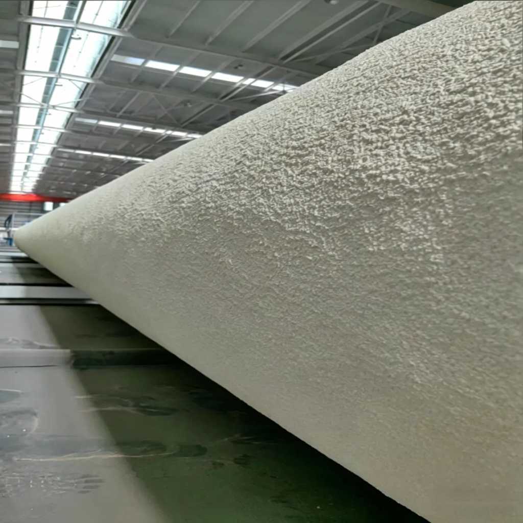 Continuous PUR Spray PE Wrapping Pre-Insulated Pipe Production Line for District Heating